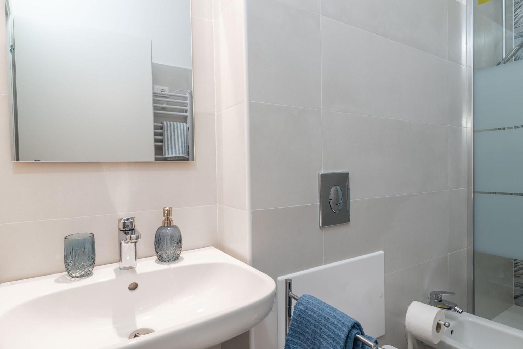 Central Apartment In Mantova Near The Station! Exterior foto